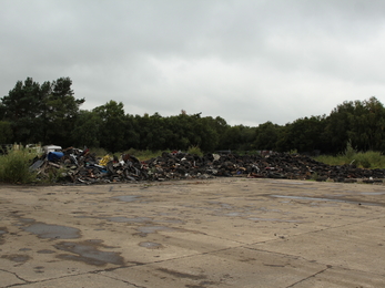 Scrapyard with reduced tyres